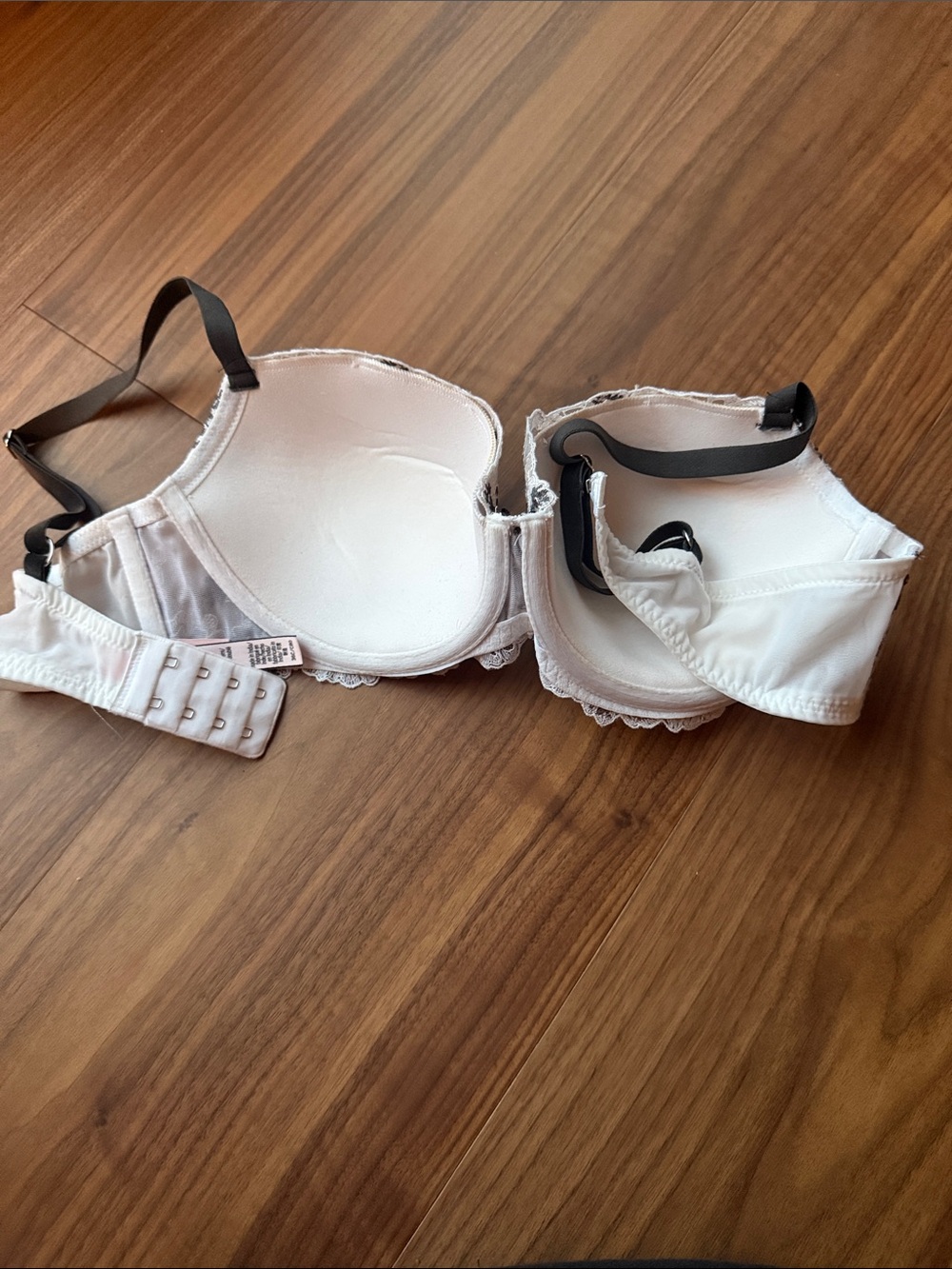 Victorias Secret Dream Angel Bra - White & Black 36C - Picture 2 of 3